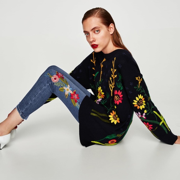 Zara Denim - ZARA FLORAL EMBROIDERED CROPPED JEANS SIZE 6